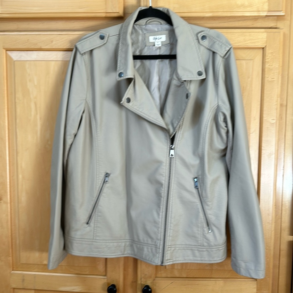 Style & Co Pleather Jacket, Women’s Size XL, Creamy Tan